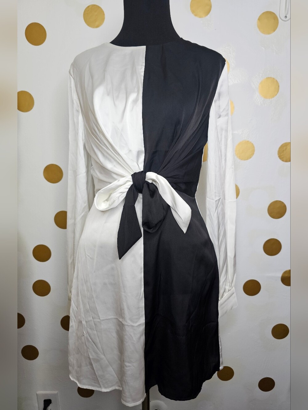 Black and White Tie-Back Midi Dress - Size: Small